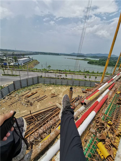 济阳区作业中发生设备损坏或人员意外，责任怎么划分？